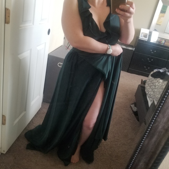 Gorgeous hunter emerand green wrap dress - Picture 9 of 11